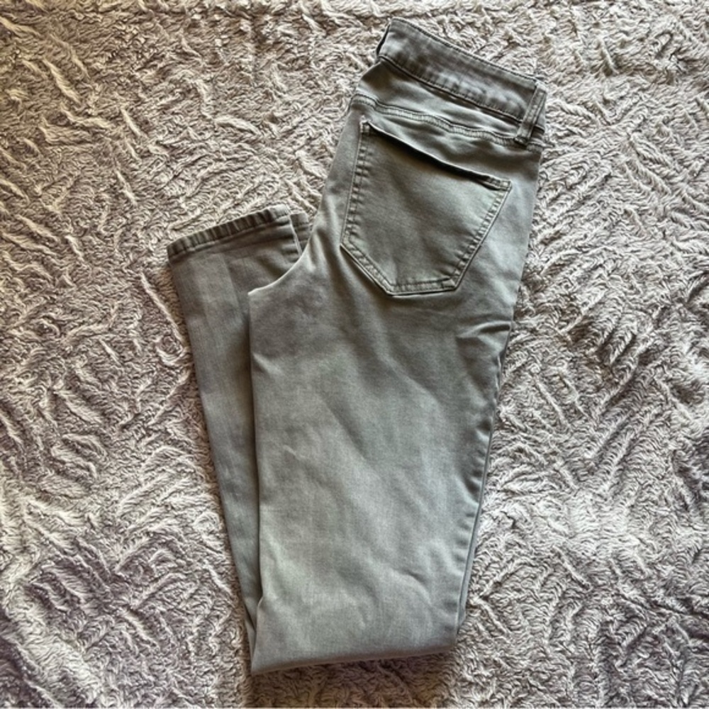 4 for 16$ Distressed Refuge Skinny Jeans